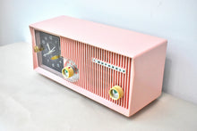Charger l'image dans la galerie, Blossom Pink 1959 Motorola Model 5C13P Vacuum Tube AM Clock Radio Excellent Condition and Sounds Fire!