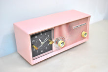 Charger l'image dans la galerie, Blossom Pink 1959 Motorola Model 5C13P Vacuum Tube AM Clock Radio Excellent Condition and Sounds Fire!