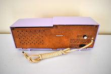 Charger l&#39;image dans la galerie, Lavender Lady Mid Century 1957 Motorola Model 5C27V-1 Vacuum Tube AM Clock Radio Rare Color! Excellent Plus Condition! Sounds Great!