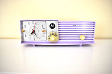 画像をギャラリービューアに読み込む, Lavender Lady Mid Century 1957 Motorola Model 5C27V-1 Vacuum Tube AM Clock Radio Rare Color! Excellent Plus Condition! Sounds Great!