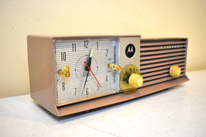 Sahara Taupe 1959 Motorola Model 5T27N-1 Vacuum Tube AM Radio Clean and Gorgeous Looking and Sounding!