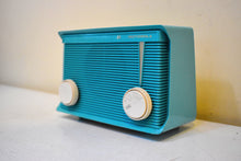 Charger l&#39;image dans la galerie, Bluetooth Ready To Go - Ocean Turquoise 1961 Motorola Model A-15J3 AM Vacuum Tube Radio Little Blaster! Excellent Condition!