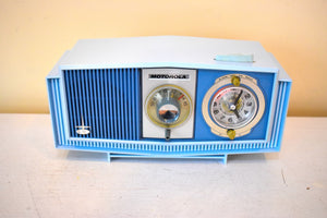 Blue on Blue Mid-Century 1963 Motorola Model C19B8 Vacuum Tube AM Clock Radio Rare Color Combo! Rare Clock Light!