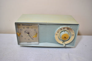 Bluetooth Ready To Go - Light Blue Green 1962 Motorola Model C2BHC Vacuum Tube AM Radio Sounds Great! Optical Illusion Grill!