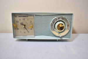 Bluetooth Ready To Go - Light Blue Green 1962 Motorola Model C2BHC Vacuum Tube AM Radio Sounds Great! Optical Illusion Grill!