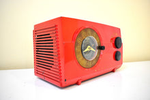 Charger l&#39;image dans la galerie, Crimson Red 1953 Motorola Model 53C4 AM Vacuum Tube Clock Radio Alarm Rare Model Excellent Color and Sound!