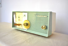 Charger l'image dans la galerie, Cool Mint Green 1957 Motorola Model 5C25GW Vacuum Tube AM Clock Radio Rare Color Sounds Wonderful!