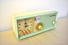 Charger l'image dans la galerie, Cool Mint Green 1957 Motorola Model 5C25GW Vacuum Tube AM Clock Radio Rare Color Sounds Wonderful!