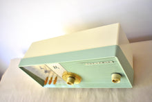 Charger l'image dans la galerie, Cool Mint Green 1957 Motorola Model 5C25GW Vacuum Tube AM Clock Radio Rare Color Sounds Wonderful!