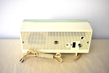 Charger l'image dans la galerie, Cool Mint Green 1957 Motorola Model 5C25GW Vacuum Tube AM Clock Radio Rare Color Sounds Wonderful!