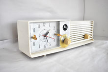 Load image into Gallery viewer, Alpine White Mid Century 1957 Motorola Model 5C27W-1 Vacuum Tube AM Clock Radio! Excellent Condition! Sounds Great!