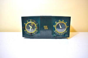 Forest Green 1950 Motorola Model 5C4 Tube AM Clock Radio Works Great High Quality Construction! Excellent Condition Sounds Great!