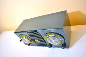 Forest Green 1950 Motorola Model 5C4 Tube AM Clock Radio Works Great High Quality Construction! Excellent Condition Sounds Great!