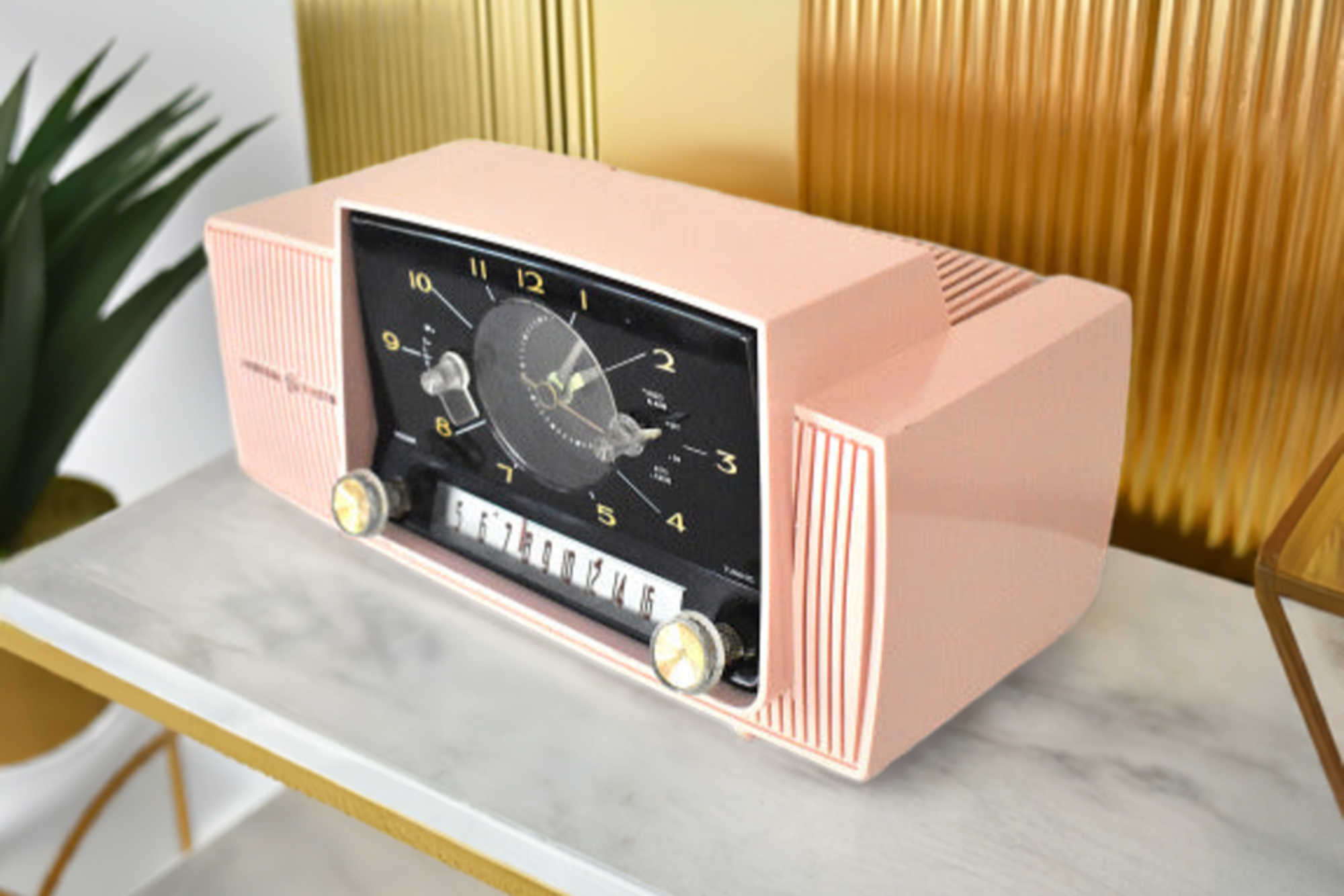 Princess Pink Mid Century 1959 General Electric Model 913D Vacuum Tube AM Clock Radio Beauty Sounds Fantastic Excellent Condition!