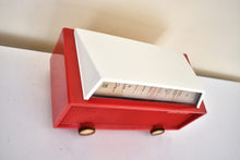 画像をギャラリービューアに読み込む, マンダリンオレンジ 1953 Philco Transitone Model 53-562 AM 真空管ラジオのサウンドは素晴らしいです。希少なファクトリーカラー！