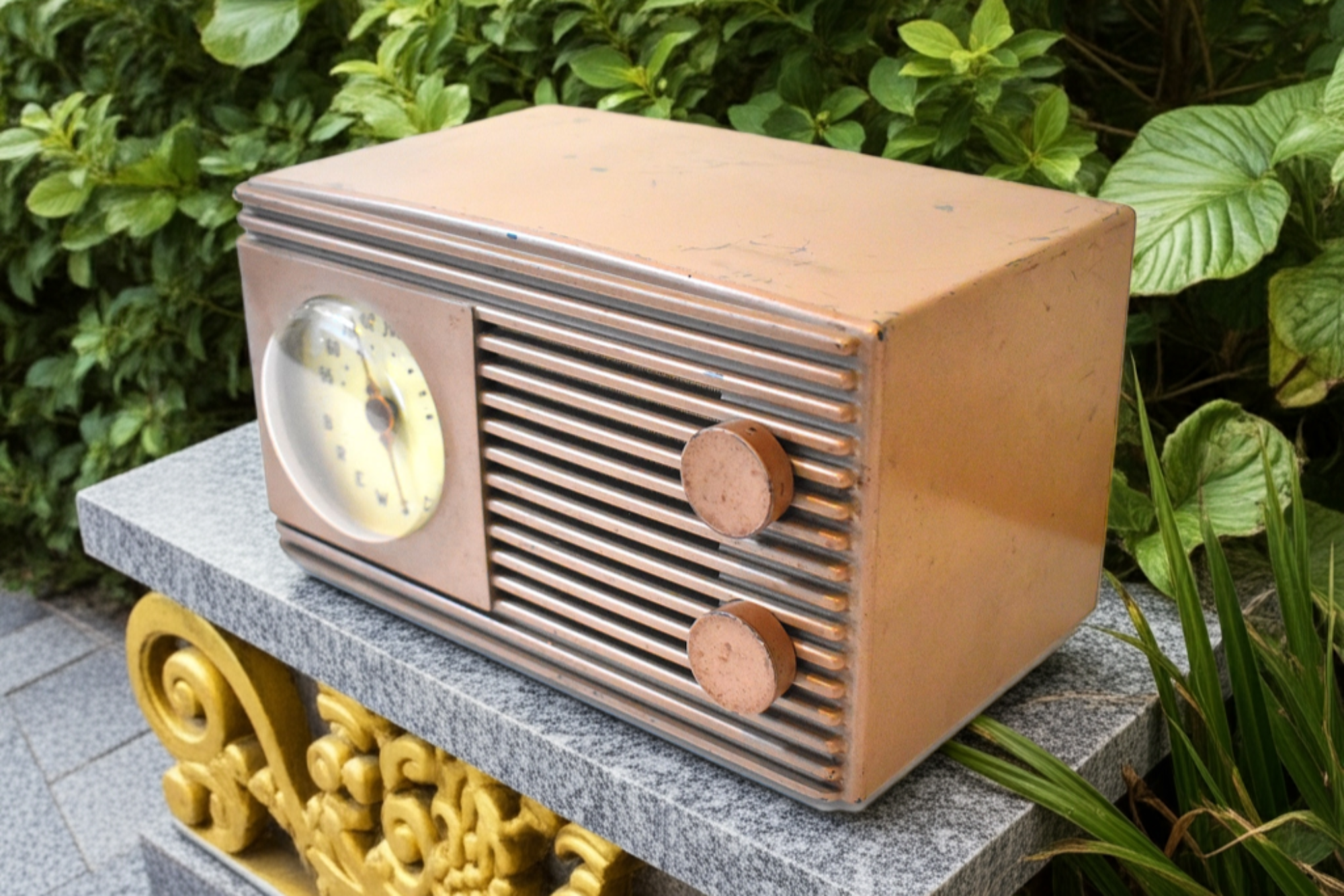Bronze Bakelite 1946 Brewster Model 573DB AM Vacuum Tube Radio Sounds Great Rare Manufacturer and Metallic Paint!