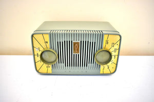 Olive Green Philco Mid Century Vintage 1954 Model C582 AM Vacuum Tube Radio Excellent Condition! Cute Looking!