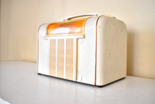 Charger l&#39;image dans la galerie, Spackle Ivory Finished 1946 Packard Bell Model 551 AM Wood Vacuum Tube Radio Sounds Great! Excellent Condition!