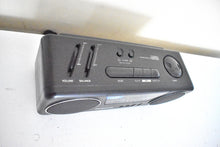 Charger l&#39;image dans la galerie, Tech Black 1980s Soundesign Model RC-X210A AM FM Digital Alarm Clock Radio! Excellent Condition! Sounds Great!