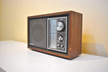 画像をギャラリービューアに読み込む, ソニーだけ！ 1975 ～ 1977 年 Sony モデル TFM-9440W AM/FM ソリッドステート トランジスタ ラジオのサウンドは素晴らしいです。