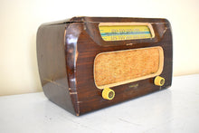 Charger l&#39;image dans la galerie, Artisan Handcrafted Original Wood Philco 1946 Model 46-421 Vacuum Tube AM Radio Solid Construction and Sounds Great!