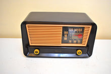 Load image into Gallery viewer, Espresso Brown Bakelite 1949 Philco Model 49-902 Vacuum Tube AM Radio Sounds Great Loud! Excellent Condition!
