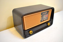 Load image into Gallery viewer, Espresso Brown Bakelite 1949 Philco Model 49-902 Vacuum Tube AM Radio Sounds Great Loud! Excellent Condition!