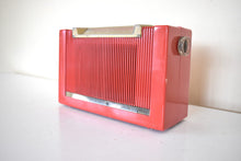 Charger l&#39;image dans la galerie, Betty Blade Red 1950 Philco Model 51-631 AM Portable Vacuum Tube Radio Excellent Condition! Sounds Great!