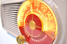 画像をギャラリービューアに読み込む, マンダリンオレンジ 1953 Philco Transitone Model 53-562 AM 真空管ラジオのサウンドは素晴らしいです。希少なファクトリーカラー！