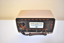 画像をギャラリービューアに読み込む, マンダリンオレンジ 1953 Philco Transitone Model 53-562 AM 真空管ラジオのサウンドは素晴らしいです。希少なファクトリーカラー！