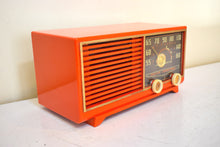 画像をギャラリービューアに読み込む, マンダリンオレンジ 1953 Philco モデル 53-562 真空管ラジオと箱 素晴らしい状態です!見た目も音も素晴らしい！