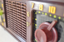 Load image into Gallery viewer, Choco et Menthe 1953 Philco Transitone Model B711 AM Vacuum Tube Radio Rare Unique Color Combo Sounds Great!