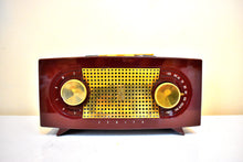 Load image into Gallery viewer, Burgundy Maroon 1954 Zenith Model R512R AM Vacuum Tube Radio Sounds Great! Excellent Condition!