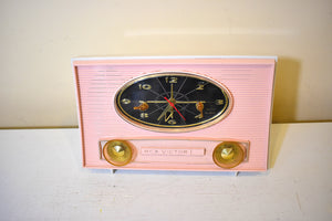 Blossom Pink Mid Century 1957 RCA Victor Model 1-CFE Vacuum Tube AM Radio Cool Model Rare Color!