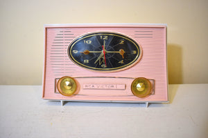 Blossom Pink Mid Century 1957 RCA Victor Model 1-CFE Vacuum Tube AM Radio Cool Model Rare Color!