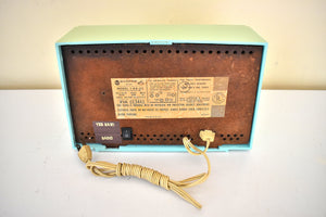 Bluetooth Ready To Go - Bungalow Green Blue Mid Century Vintage 1961 RCA Victor Model 1-RA-25 "The Hardy" Vacuum Tube Radio Sounds Great! Excellent Condition!