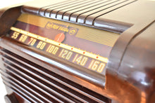 Load image into Gallery viewer, Espresso Brown Bakelite 1940 RCA Model 15X Vacuum Tube AM Radio! Sounds Great!! Excellent Condition!