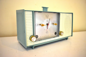 Mariner Blue and Ivory 1964 RCA Victor Model 4RD40 AM Vacuum Tube Alarm Clock Radio Looks Great! Excellent Condition!