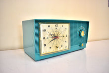 Charger l&#39;image dans la galerie, Bluetooth Ready To Go - Mediterranean Turquoise Vintage 1956 RCA Victor Model 6-C-5C Vacuum Tube AM Clock Radio So Sweet!