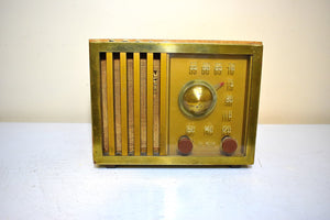 Tiger Stripe Maple Wood Grain Finished 1948 RCA Victor Model 75X15 AM Brown Bakelite Vacuum Tube Radio