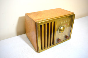 Tiger Stripe Maple Wood Grain Finished 1948 RCA Victor Model 75X15 AM Brown Bakelite Vacuum Tube Radio