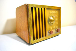 Tiger Stripe Maple Wood Grain Finished 1948 RCA Victor Model 75X15 AM Brown Bakelite Vacuum Tube Radio