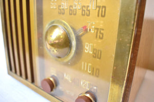 Tiger Stripe Maple Wood Grain Finished 1948 RCA Victor Model 75X15 AM Brown Bakelite Vacuum Tube Radio