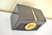 Load image into Gallery viewer, Umber Brown Bakelite 1948 RCA Victor Model 8-X-541 Vacuum Tube AM Radio Sounds Great Popular Bakelite!