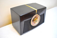 Charger l'image dans la galerie, Umber Brown Bakelite 1949 RCA Victor Model 8-X-541 Vacuum Tube AM Radio Sounds Great Popular Bakelite!