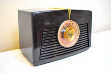 Charger l'image dans la galerie, Umber Brown Bakelite 1949 RCA Victor Model 8-X-541 Vacuum Tube AM Radio Sounds Great Popular Bakelite!
