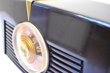Charger l'image dans la galerie, Umber Brown Bakelite 1949 RCA Victor Model 8-X-541 Vacuum Tube AM Radio Sounds Great Popular Bakelite!