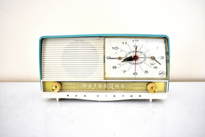 Monterey Turquoise 1956 RCA Victor Model 8-C-7LE Vacuum Tube AM Alarm Clock Radio Excellent Condition Sounds Great!