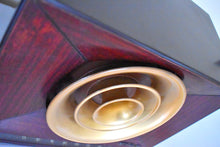 Charger l&#39;image dans la galerie, Best Sounding Bakelite 1950 RCA Victor Model 9-X-561 Vacuum Tube AM Radio Sounds Great! Excellent Condition!
