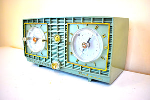 Olive Green 1956 RCA Victor Model 6-C-8B Vacuum Tube AM Clock Radio Excellent Condition Sounds Great!